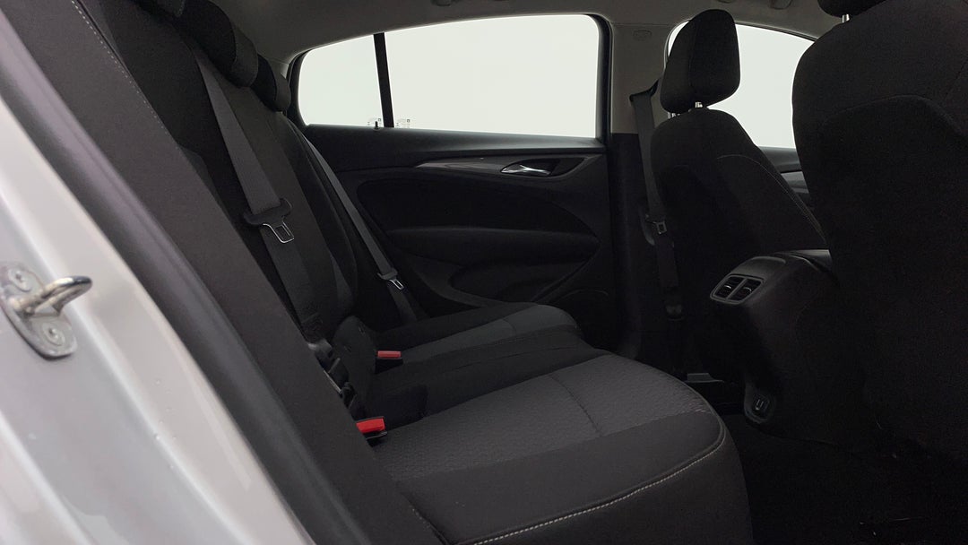 2020 Holden Commodore Lt, Automatic, 31395 km, Right Side Rear Door Cabin View