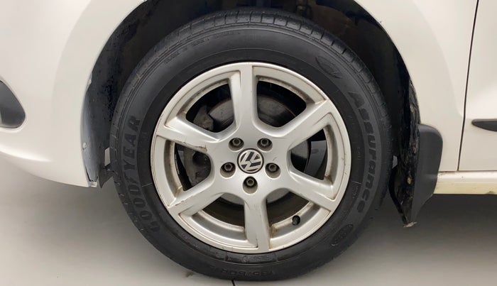 2013 Volkswagen Vento HIGHLINE 1.6 MPI, Petrol, Manual, 36,982 km, Left Front Wheel