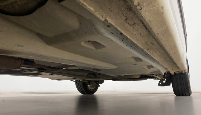 2013 Volkswagen Vento HIGHLINE 1.6 MPI, Petrol, Manual, 36,982 km, Right Side Underbody