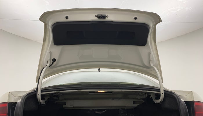 2013 Volkswagen Vento HIGHLINE 1.6 MPI, Petrol, Manual, 36,982 km, Boot Door Open