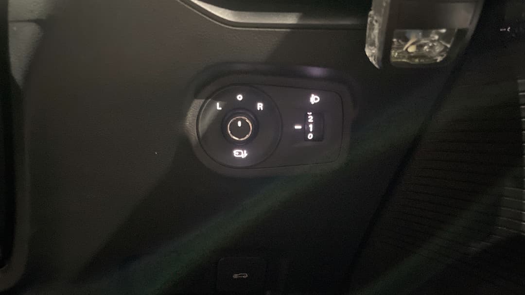 2023 MG Mg4 Essence 64, Automatic, 31546 km, Utility Switches/Buttons