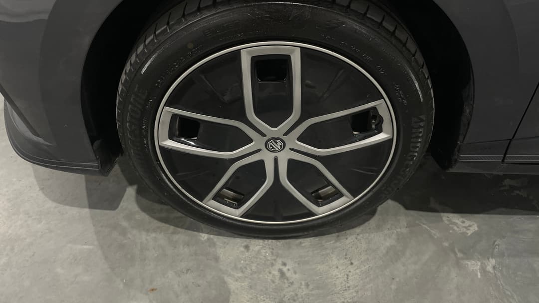 2023 MG Mg4 Essence 64, Automatic, 31546 km, Left Front Wheel