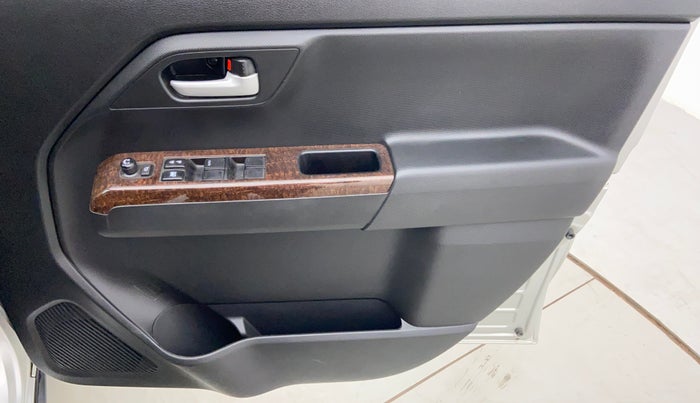 2020 Maruti New Wagon-R ZXI 1.2L AGS, Petrol, Automatic, 996 km, Driver Side Door Panels Controls