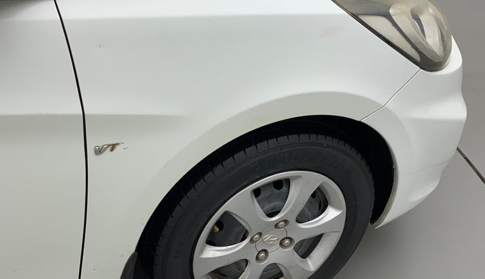 2011 Hyundai Verna FLUIDIC 1.4 VTVT, Petrol, Manual, 65,062 km, Right fender - Minor scratches
