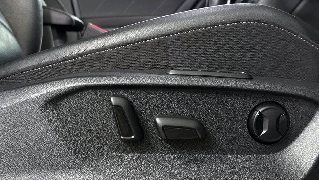 2018 Volkswagen Tiguan Allspace 162 Tsi Highline, Automatic, 82568 km, Drivers Side Adjustment Panel