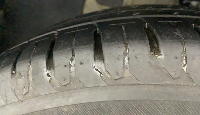 2018 Hyundai Elite i20 ASTA 1.2 (O), Petrol, Manual, 48,575 km, Left Front Tyre Tread