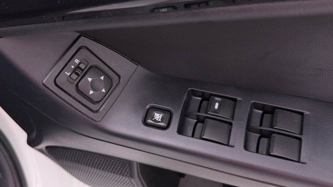 2017 Mitsubishi Lancer Es Sport, Automatic, 104203 km, Drivers Side Door Panel Controls
