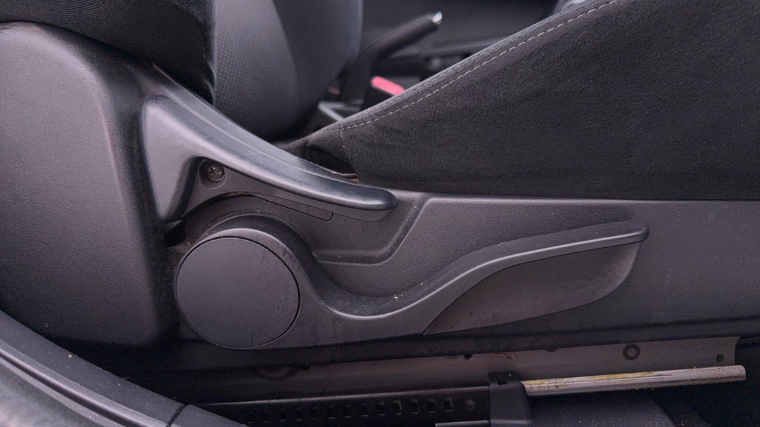 2017 Mitsubishi Lancer Es Sport, Automatic, 104203 km, Drivers Side Adjustment Panel