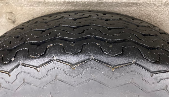 2018 Maruti OMNI E STD, Petrol, Manual, 25,727 km, Left Rear Tyre Tread