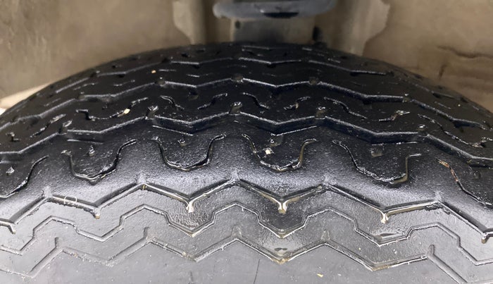 2018 Maruti OMNI E STD, Petrol, Manual, 25,727 km, Left Front Tyre Tread