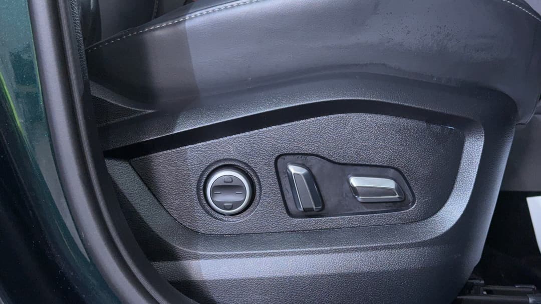 2024 Chery Tiggo 8 Pro Max Ultimate AWD, Automatic, 15846 km, Drivers Side Adjustment Panel