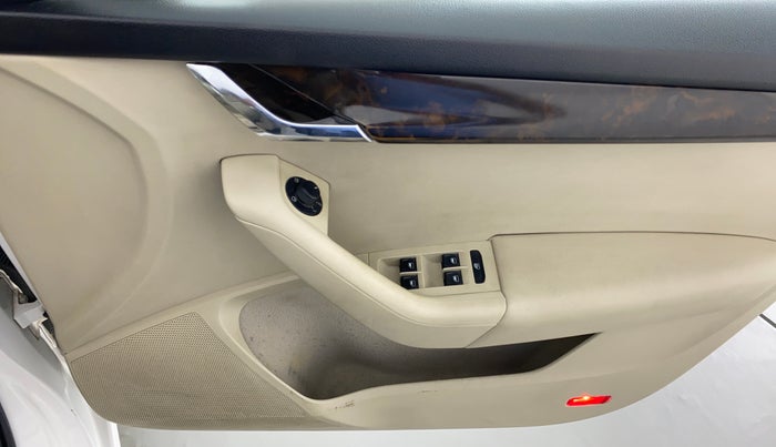 2015 Skoda Octavia AMBITION 2.0 TDI CR, Diesel, Manual, 62,277 km, Driver Side Door Panels Control