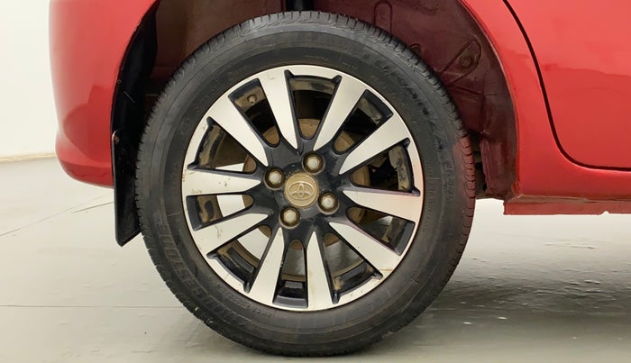 2019 Toyota Etios Liva VX DUAL TONE, Petrol, Manual, 27,088 km, Right Rear Wheel