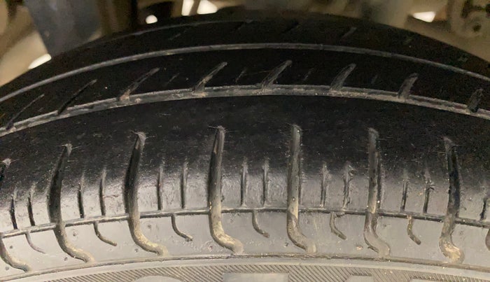 2015 Maruti Alto 800 VXI, Petrol, Manual, 50,406 km, Right Rear Tyre Tread