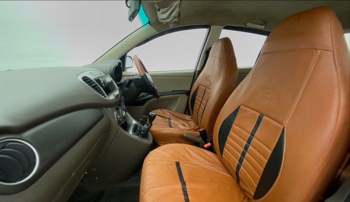 2015 Hyundai i10 MAGNA 1.1 IRDE2, CNG, Manual, 54,872 km, Right Side Front Door Cabin