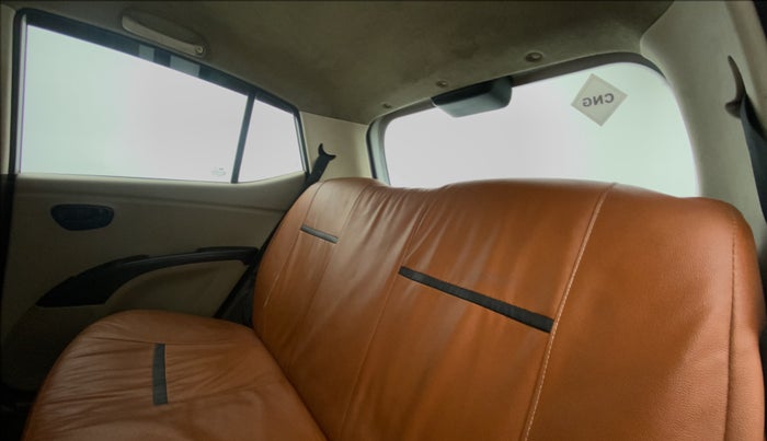 2015 Hyundai i10 MAGNA 1.1 IRDE2, CNG, Manual, 54,872 km, Right Side Rear Door Cabin