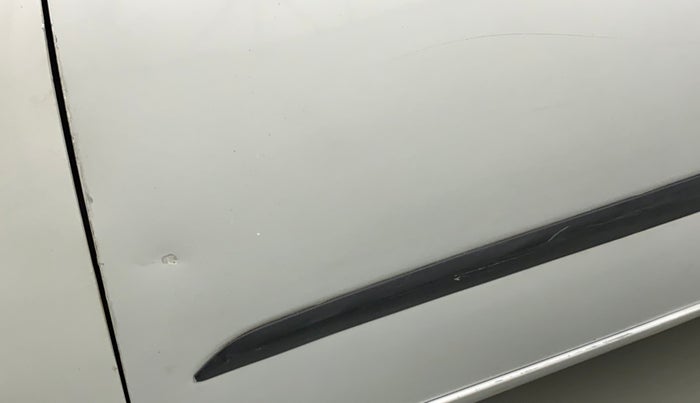 2015 Hyundai i10 MAGNA 1.1 IRDE2, CNG, Manual, 54,872 km, Front passenger door - Slightly dented