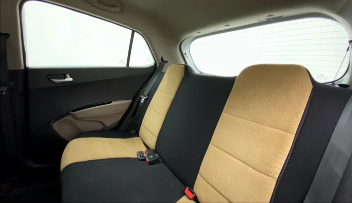 2017 Hyundai Grand i10 SPORTZ 1.2 KAPPA VTVT, Petrol, Manual, 34,113 km, Right Side Rear Door Cabin
