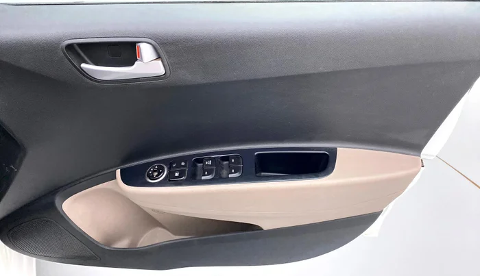 2017 Hyundai Grand i10 SPORTZ 1.2 KAPPA VTVT, Petrol, Manual, 34,113 km, Driver Side Door Panels Control