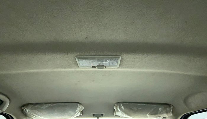 2017 Maruti Swift VXI, Petrol, Manual, 83,231 km, Ceiling - Roof lining is slightly discolored