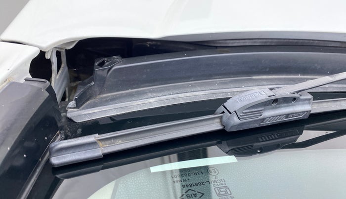 2018 Honda WR-V 1.2 i-VTEC VX MT, Petrol, Manual, 41,990 km, Bonnet (hood) - Cowl vent panel has minor damage