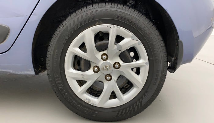 2017 Hyundai Grand i10 SPORTZ 1.2 KAPPA VTVT, CNG, Manual, 45,077 km, Left Rear Wheel