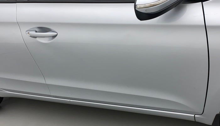 2019 Hyundai Elite i20 SPORTZ PLUS 1.2, Petrol, Manual, 64,572 km, Driver-side door - Slightly dented