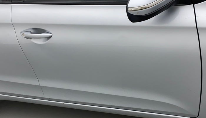 2019 Hyundai Elite i20 SPORTZ PLUS 1.2, Petrol, Manual, 64,572 km, Driver-side door - Minor scratches