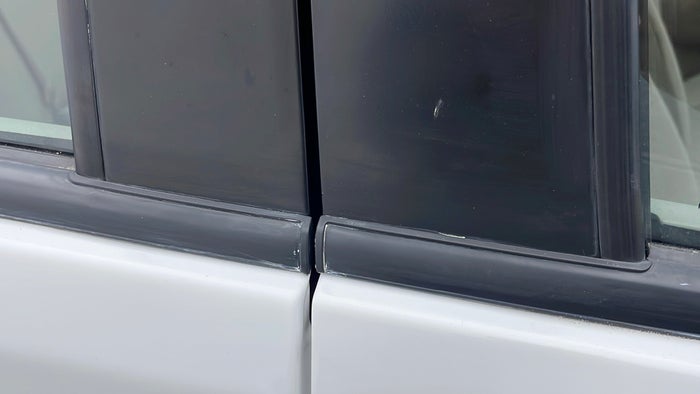 Nissan Sunny-Pillar RHS B Scratch
