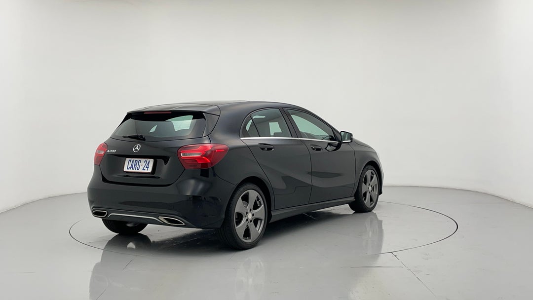 Right Back Diagonal (45- Degree) View