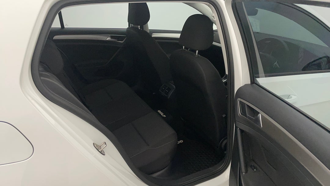 2018 Volkswagen Golf 110 Tsi Trendline, Automatic, 81882 km, Right Side Rear Door Cabin View