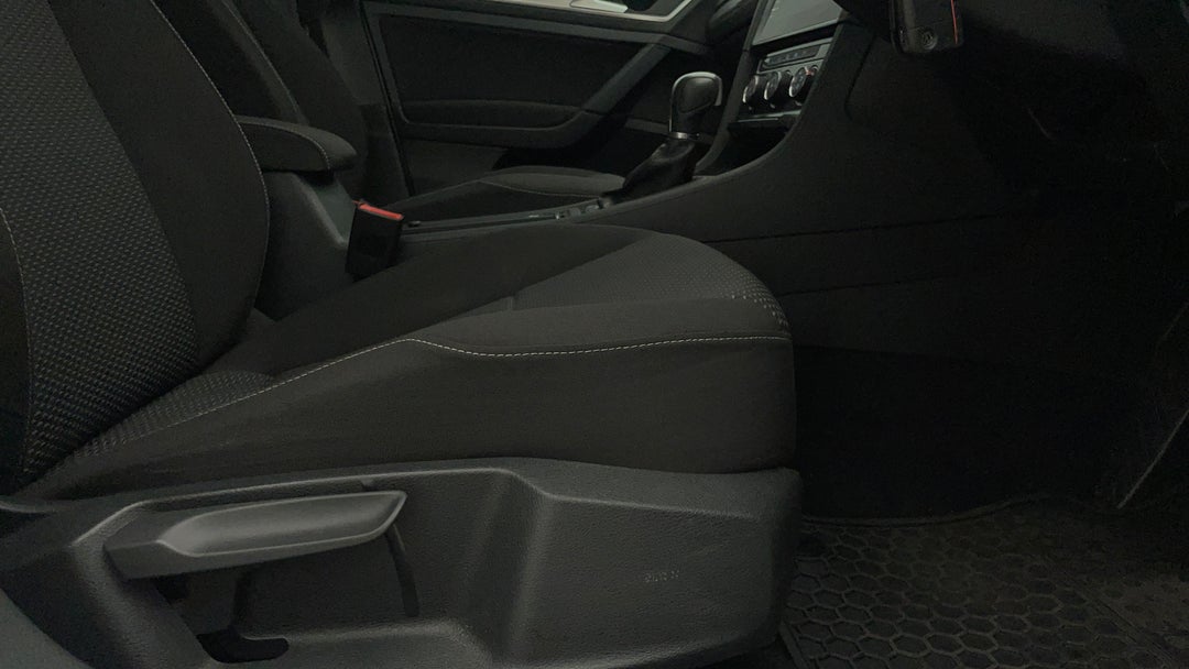 2018 Volkswagen Golf 110 Tsi Trendline, Automatic, 81882 km, Drivers Side Adjustment Panel