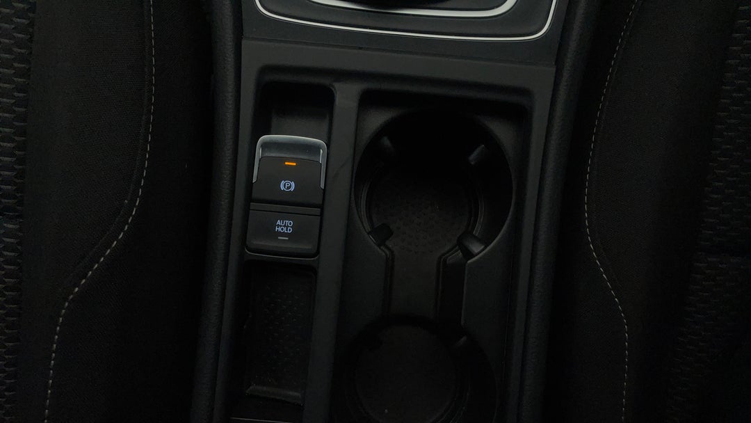 2018 Volkswagen Golf 110 Tsi Trendline, Automatic, 81882 km, Handbrake