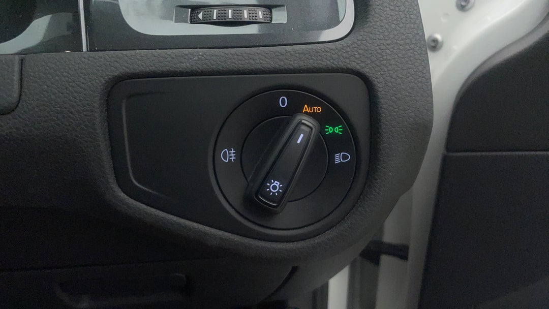 2018 Volkswagen Golf 110 Tsi Trendline, Automatic, 81882 km, Utility Switches/Buttons