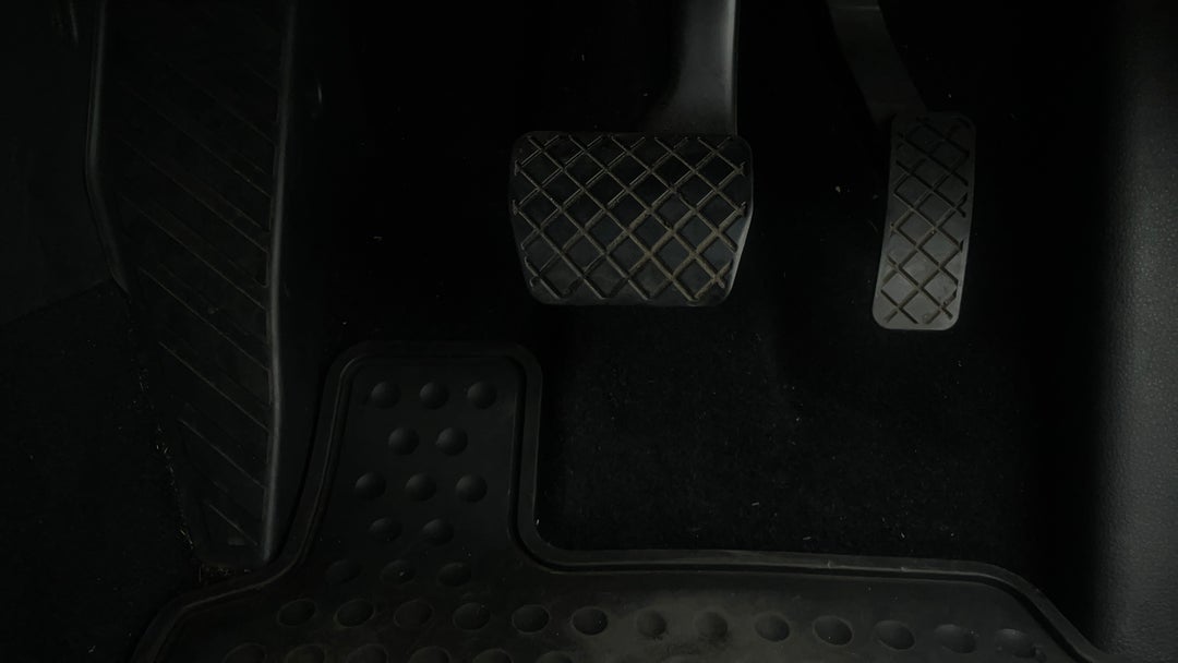 2018 Volkswagen Golf 110 Tsi Trendline, Automatic, 81882 km, Pedals and Footmat