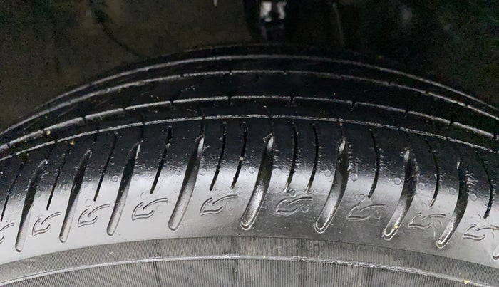 2021 KIA SONET HTX 1.0 IMT, Petrol, Manual, 20,504 km, Right Front Tyre Tread