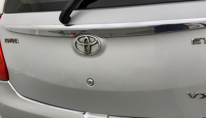 2011 Toyota Etios Liva VX, Petrol, Manual, 92,772 km, Dicky (Boot door) - Minor scratches
