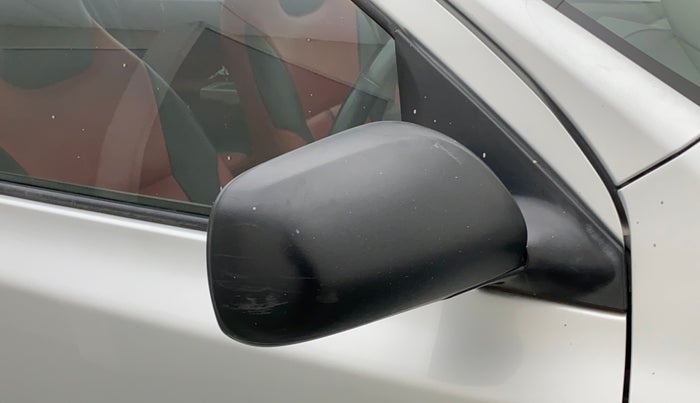2011 Toyota Etios Liva VX, Petrol, Manual, 92,772 km, Right rear-view mirror - Minor scratches