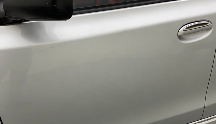 2011 Toyota Etios Liva VX, Petrol, Manual, 92,772 km, Front passenger door - Slightly dented