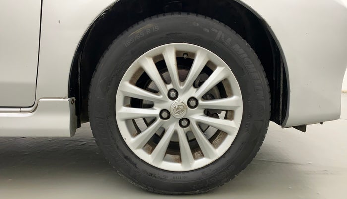 2011 Toyota Etios Liva VX, Petrol, Manual, 92,772 km, Right Front Wheel