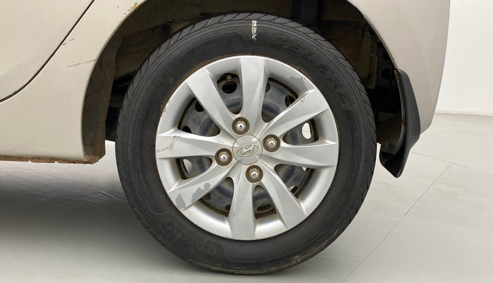 2013 Hyundai Eon SPORTZ, Petrol, Manual, 28,651 km, Left Rear Wheel