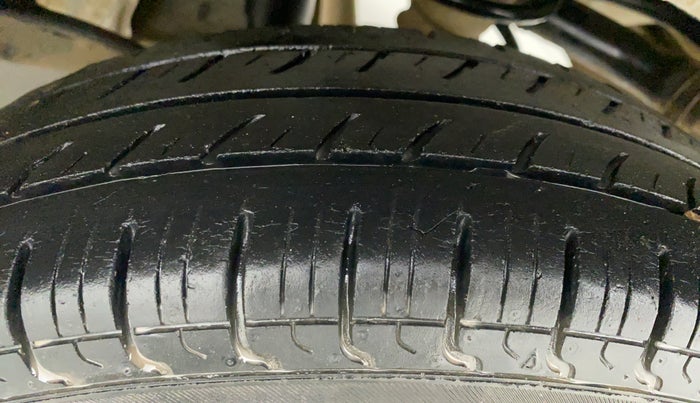 2018 Maruti Alto 800 LXI, Petrol, Manual, 28,050 km, Left Rear Tyre Tread