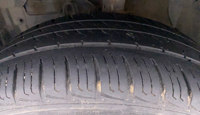 2018 Maruti Vitara Brezza VDI AMT, Diesel, Automatic, 97,704 km, Left Front Tyre Tread