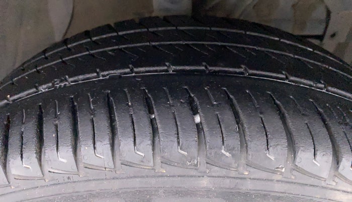 2018 Maruti Vitara Brezza VDI AMT, Diesel, Automatic, 97,704 km, Right Front Tyre Tread