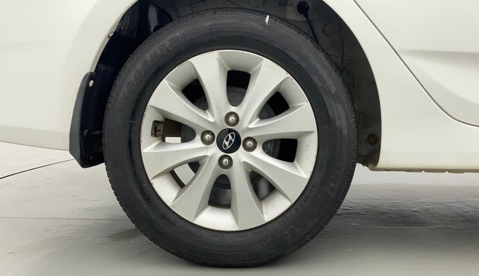 2016 Hyundai Verna FLUIDIC 1.6 VTVT S AT, Petrol, Automatic, 36,513 km, Right Rear Wheel