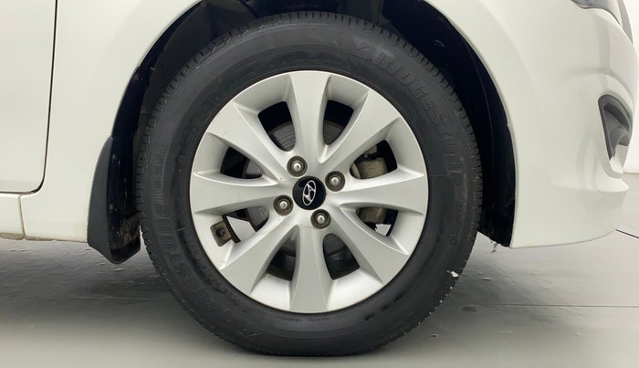 2016 Hyundai Verna FLUIDIC 1.6 VTVT S AT, Petrol, Automatic, 36,513 km, Right Front Wheel