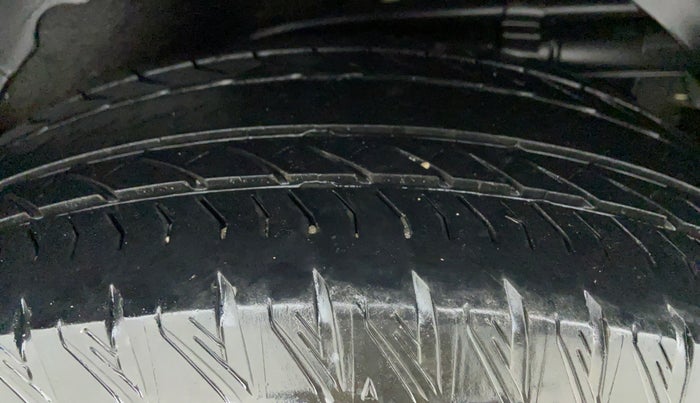 2018 Mahindra XUV500 W11 AT, Diesel, Automatic, 29,359 km, Left Rear Tyre Tread