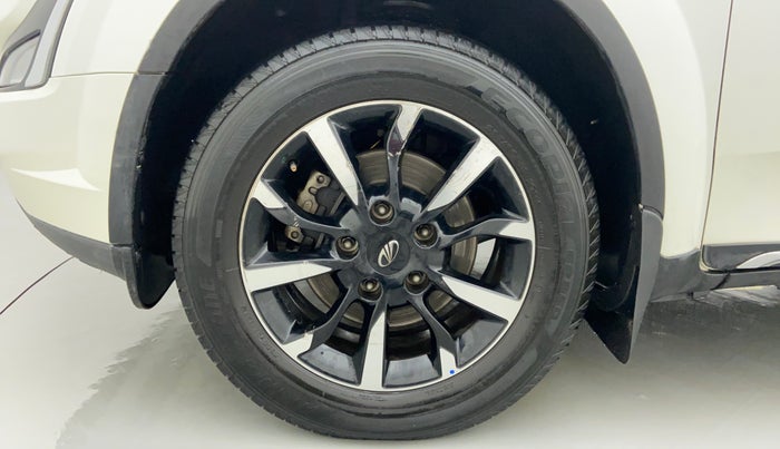 2018 Mahindra XUV500 W11 AT, Diesel, Automatic, 29,359 km, Left Front Wheel