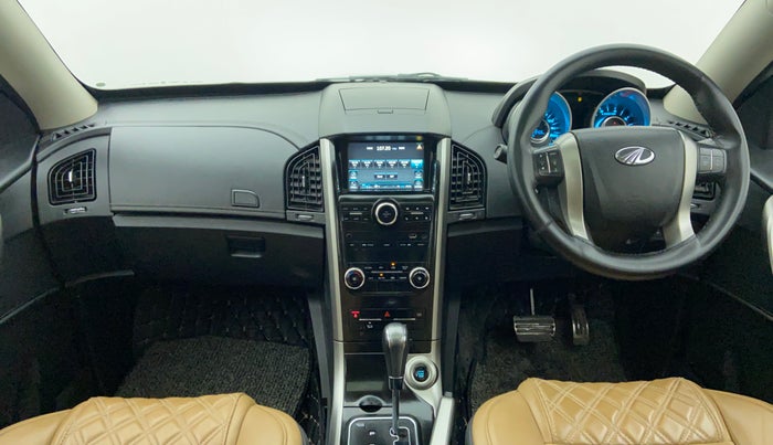 2018 Mahindra XUV500 W11 AT, Diesel, Automatic, 29,359 km, Dashboard