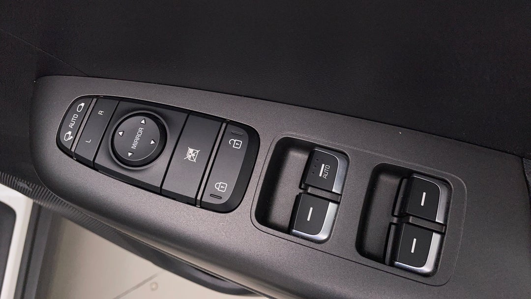 2021 Kia Sportage Sx (awd), Automatic, 69165 km, Drivers Side Door Panel Controls